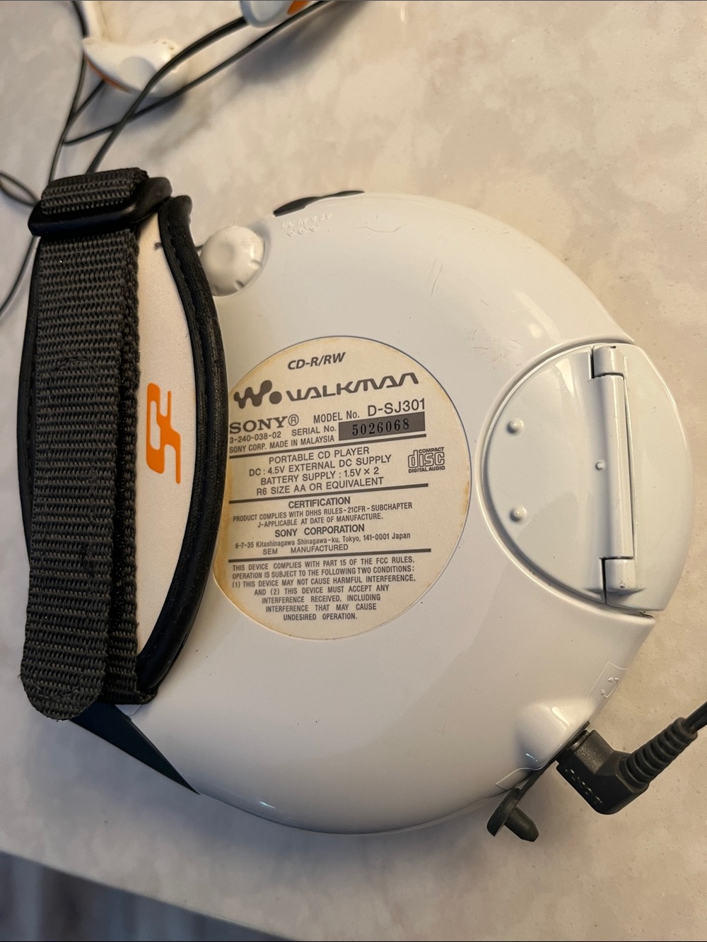 Sony CD Walkman portable D-SJ301 good working condition with headphones - Picture 4 of 11